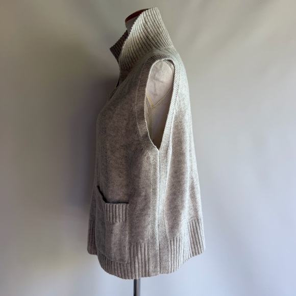 COS Lambswool V-neck Sweater Vest - sz L - Picture 5 of 7